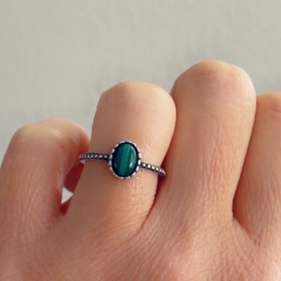Sterling Silver Semi Precious Gemstone Oval Malachite Ring​ - Picture 7 of 7